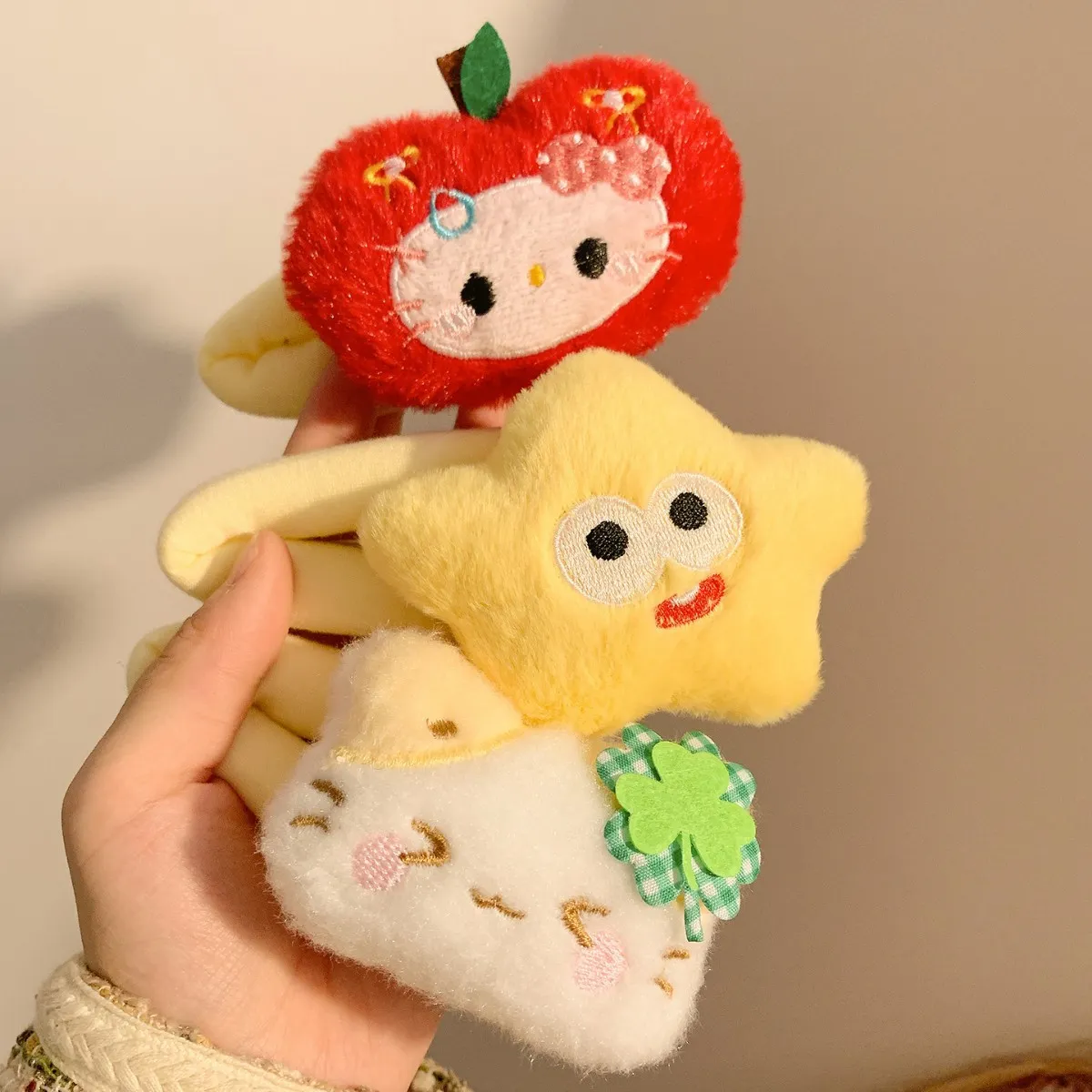 New Cute Plush Star Side Hair Clip for Women – Cartoon BB Snap Clip, Premium Versatile Hair Accessory for Bangs and Daily Styling